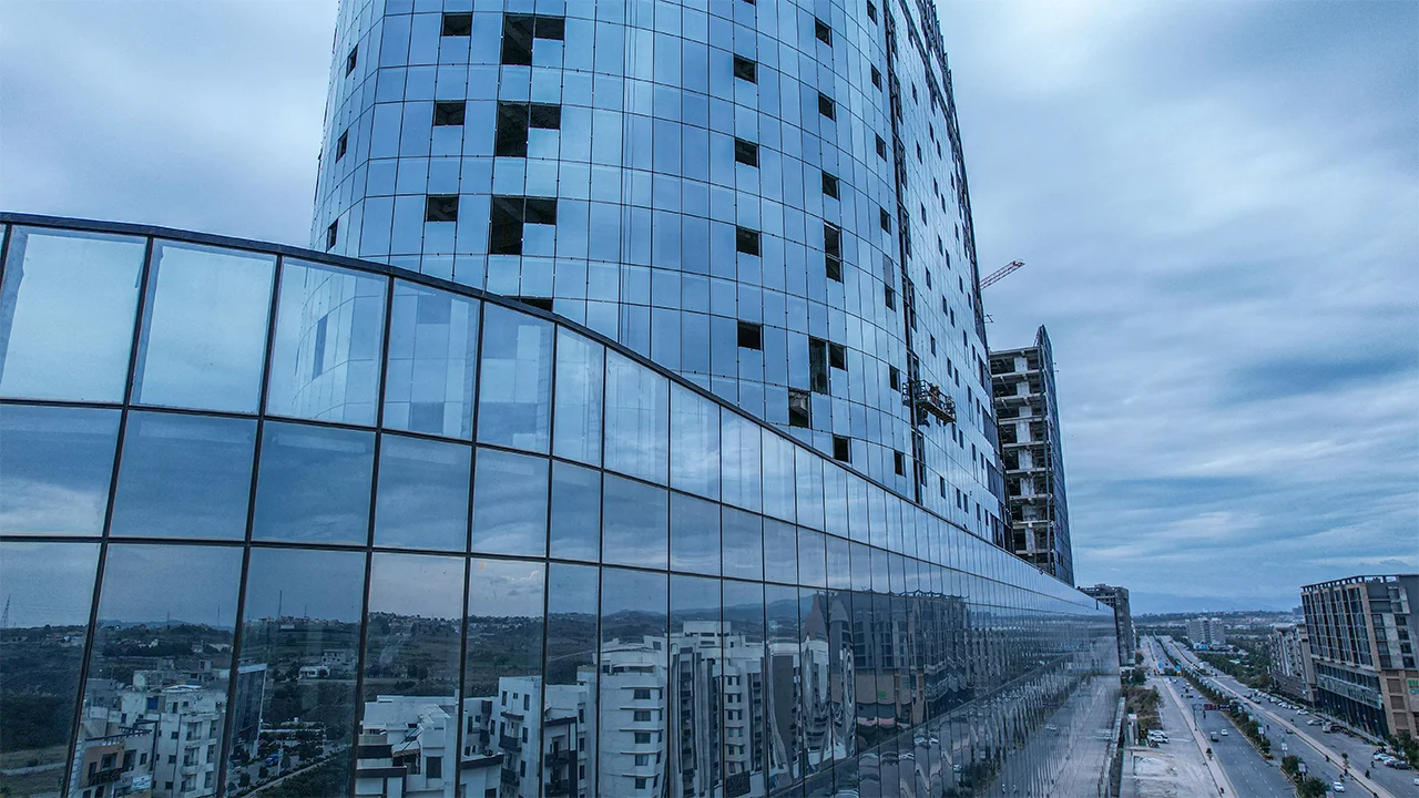 1280 x 720 Banner - Gulber Mall 5